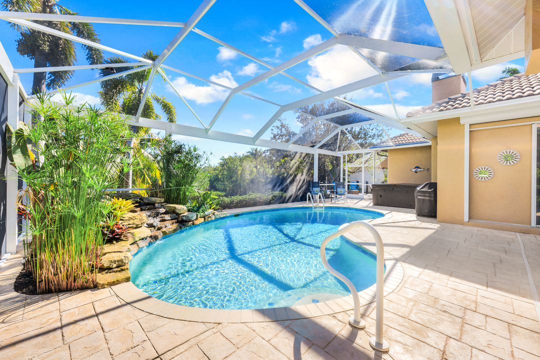 7281 Hendry Creek Dr, Fort Myers, FL 33908