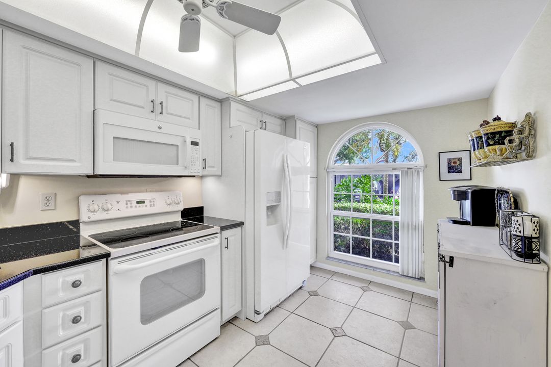 601 Augusta Blvd #2, Naples, FL 34113