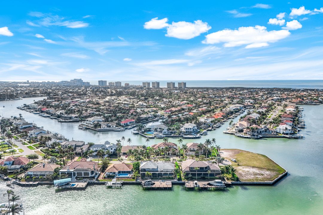 650 Rockport Ct, Marco Island, FL 34145