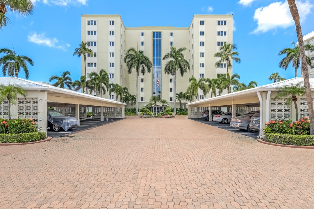 2885 Gulf Shore Blvd N #802, Naples, FL 34103