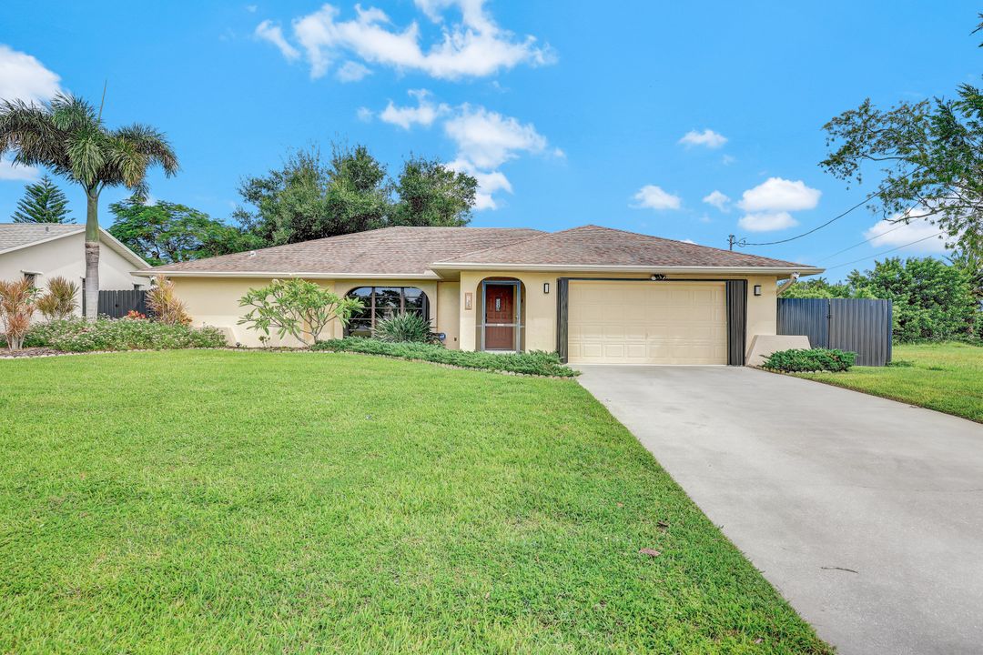 25 SE 23rd Ave, Cape Coral, FL 33990