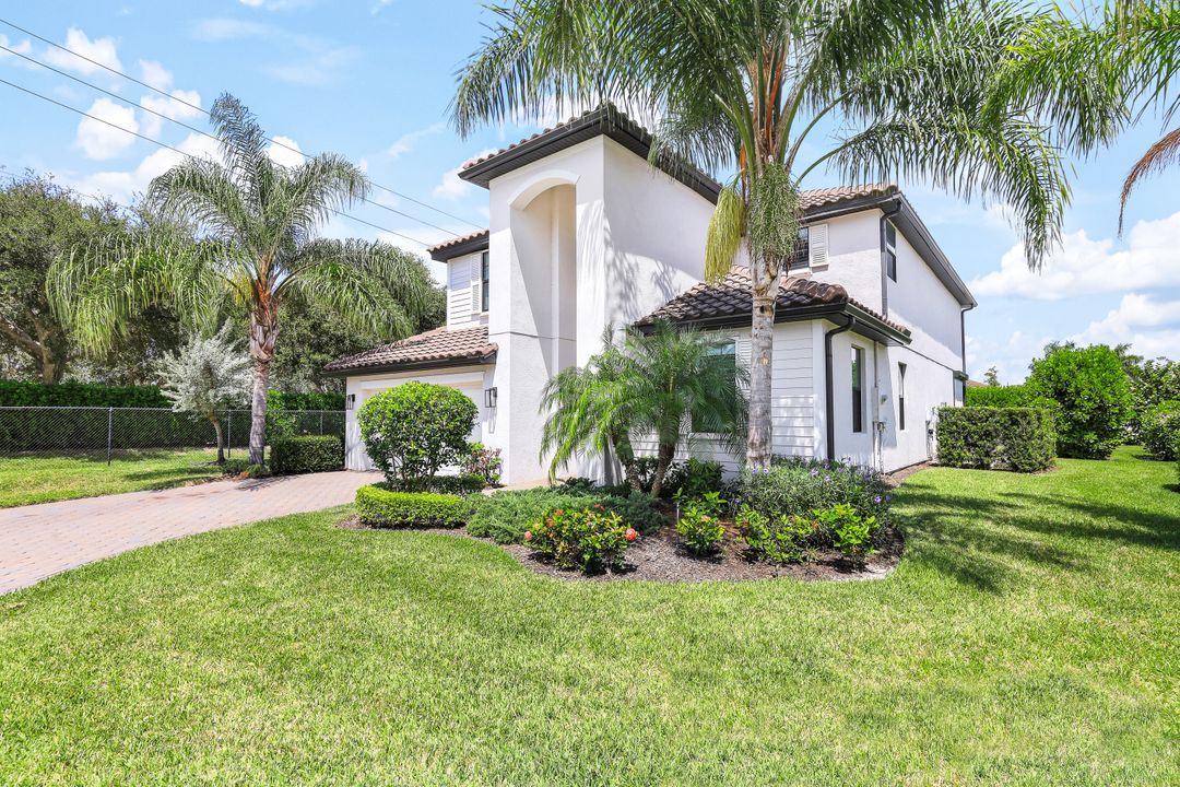 4399 Bismark Wy, Naples, FL 34119