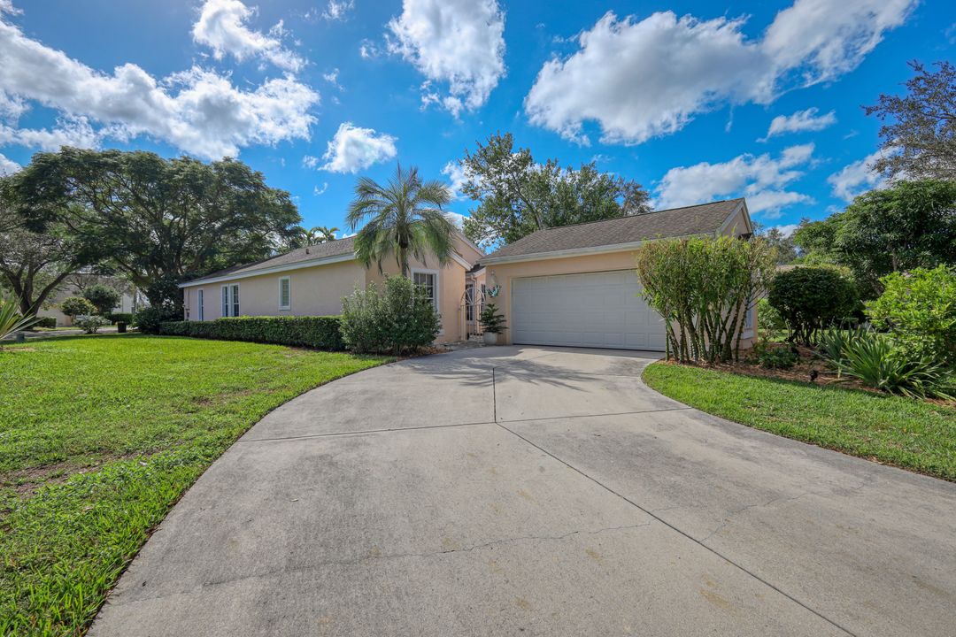 2842 Mizzen Way, Naples, FL 34109