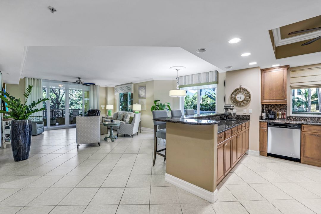 2728 Tiburon Blvd E, Naples, FL 34109