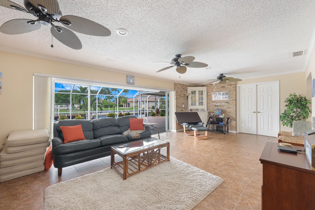 3616 SE 18th Ave, Cape Coral, FL 33904