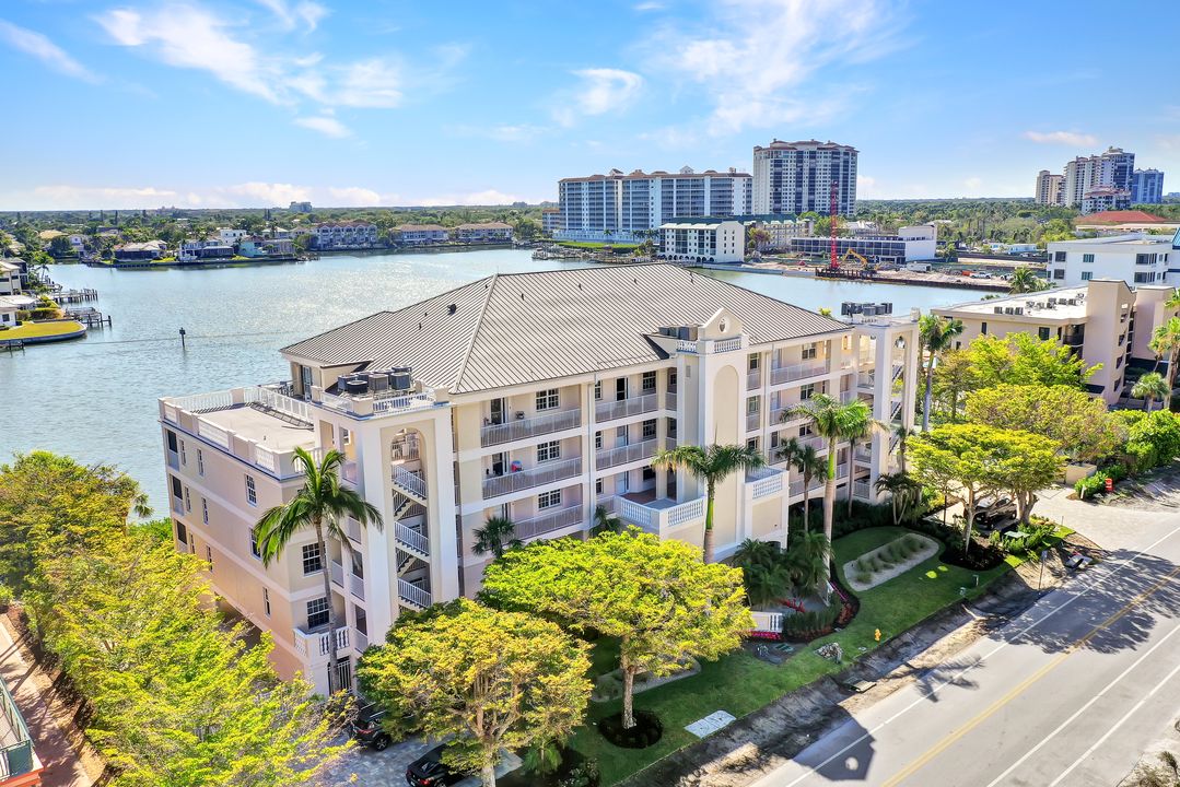 9380 Gulf Shore Dr #401, Naples, FL 34108