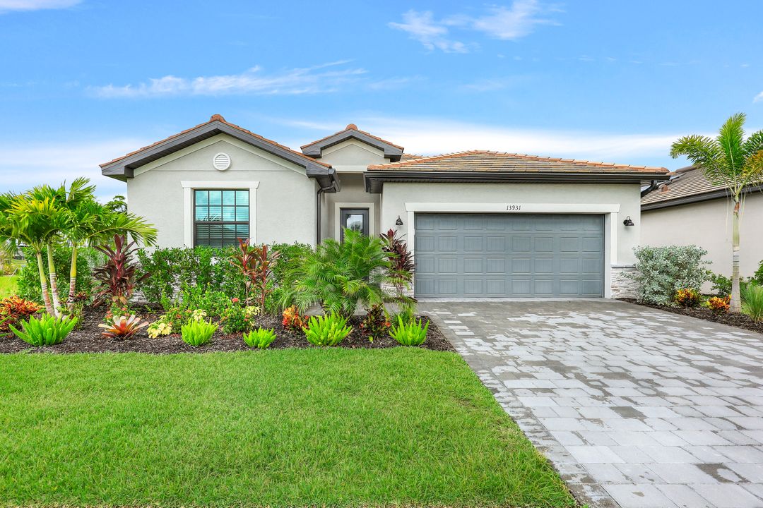 13931 Hunter Oak Dr, Fort Myers, FL 33913