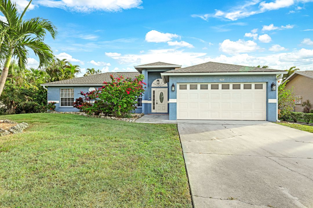 608 SE 2nd St, Cape Coral, FL 33990