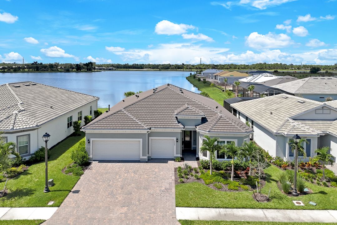 17583 Winding Oak Ln, North Fort Myers, FL 33917