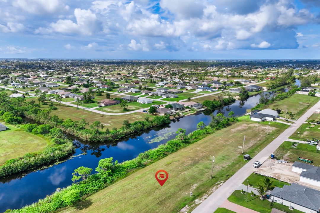 1828 NW 27th St, Cape Coral, FL 33993