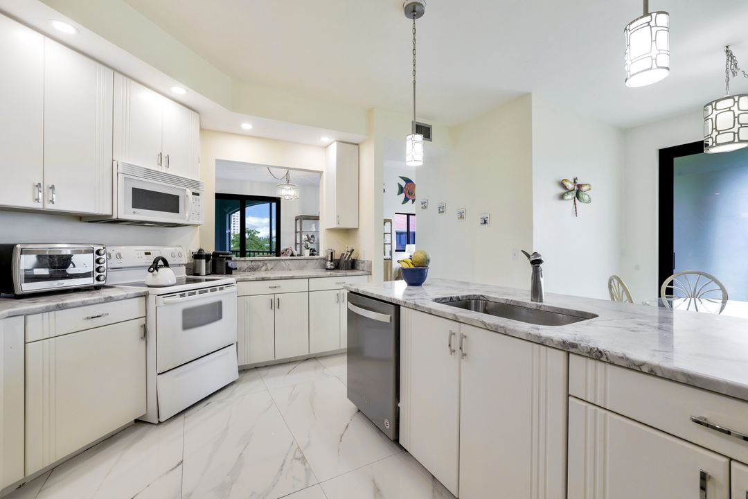 6510 Valen Way #B505, Naples, FL 34108