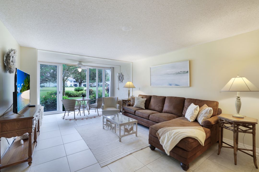 1086 Forest Lakes Dr #107, Naples, FL 34105