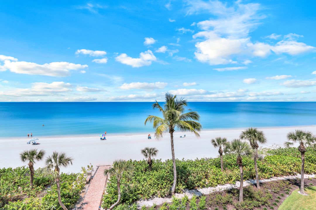 10475 Gulf Shore Dr #142, Naples, FL 34108