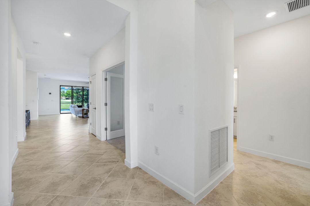 1837 Lema Ct, Naples, FL 34120