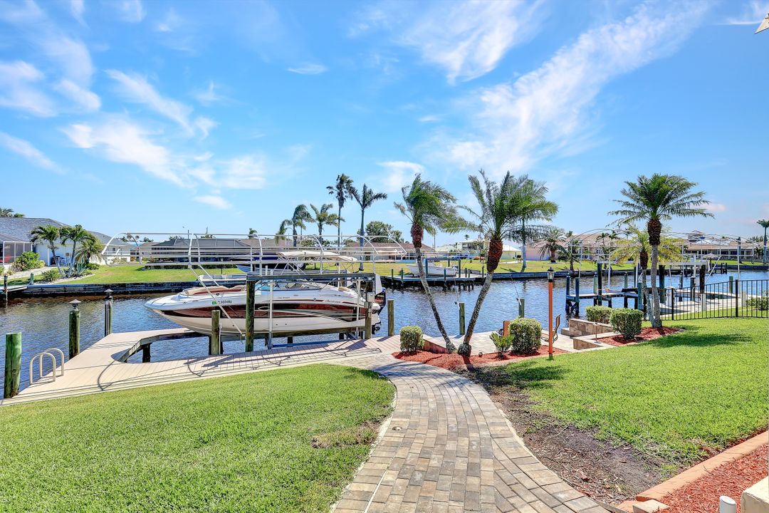 3749 SW 2nd Ave, Cape Coral, FL 33914