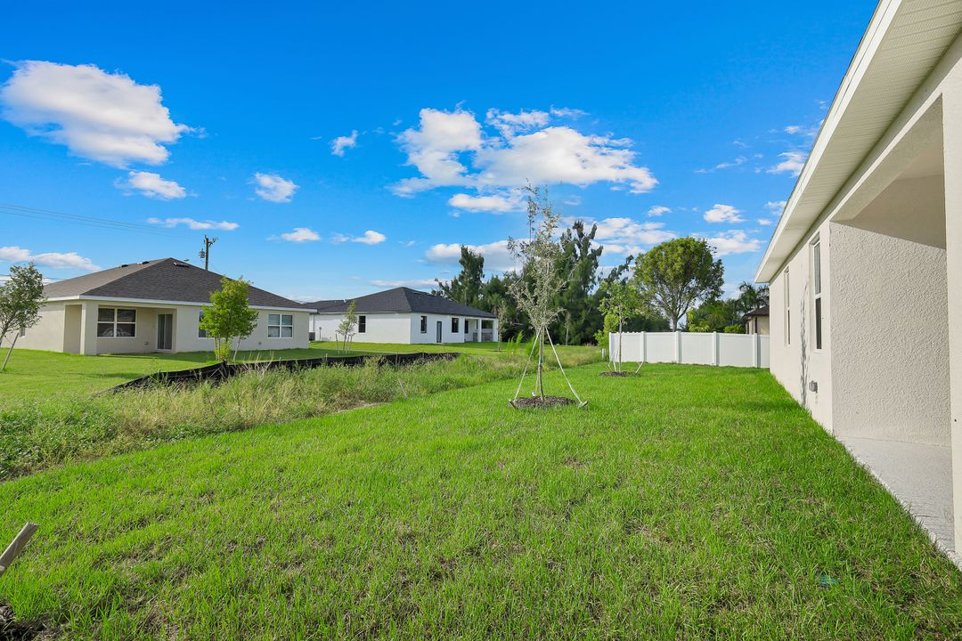 428 NW 7th Pl, Cape Coral, FL 33993