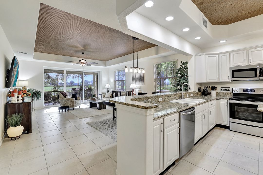 8649 Champions Point, Naples, FL 34113