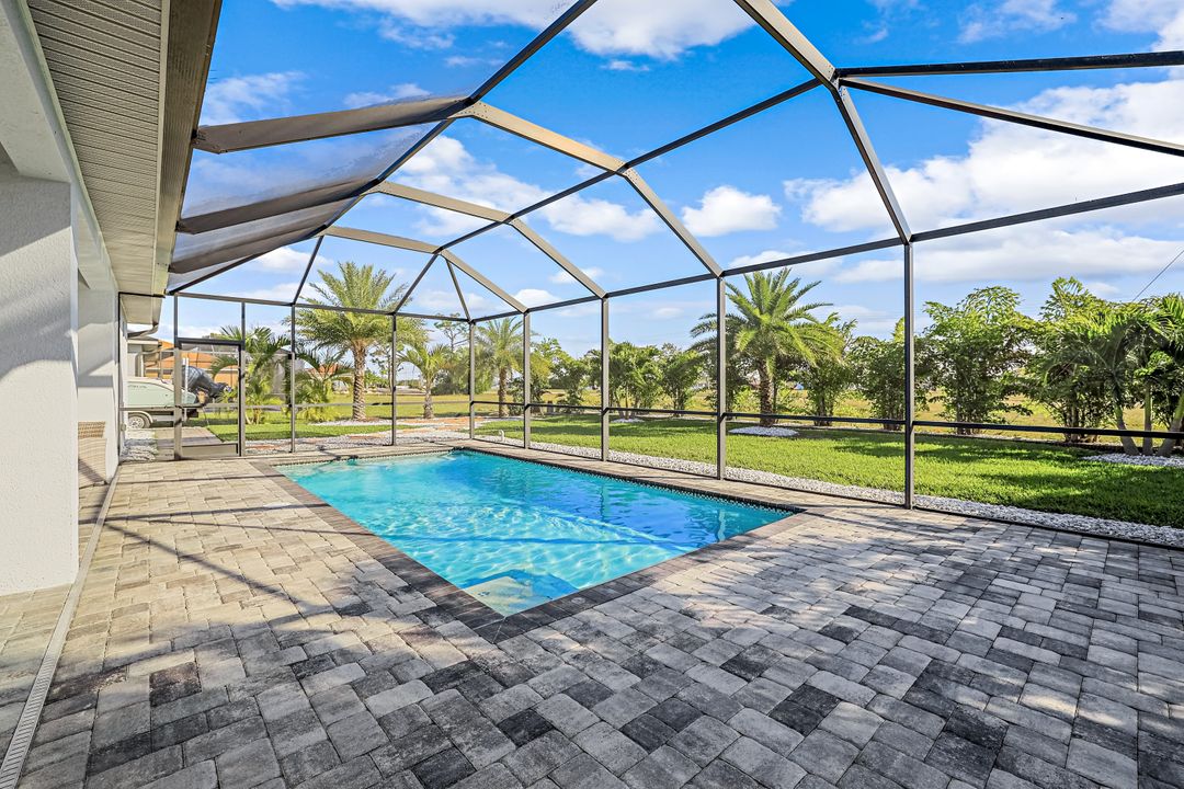 2813 SW 8th Pl, Cape Coral, FL 33914