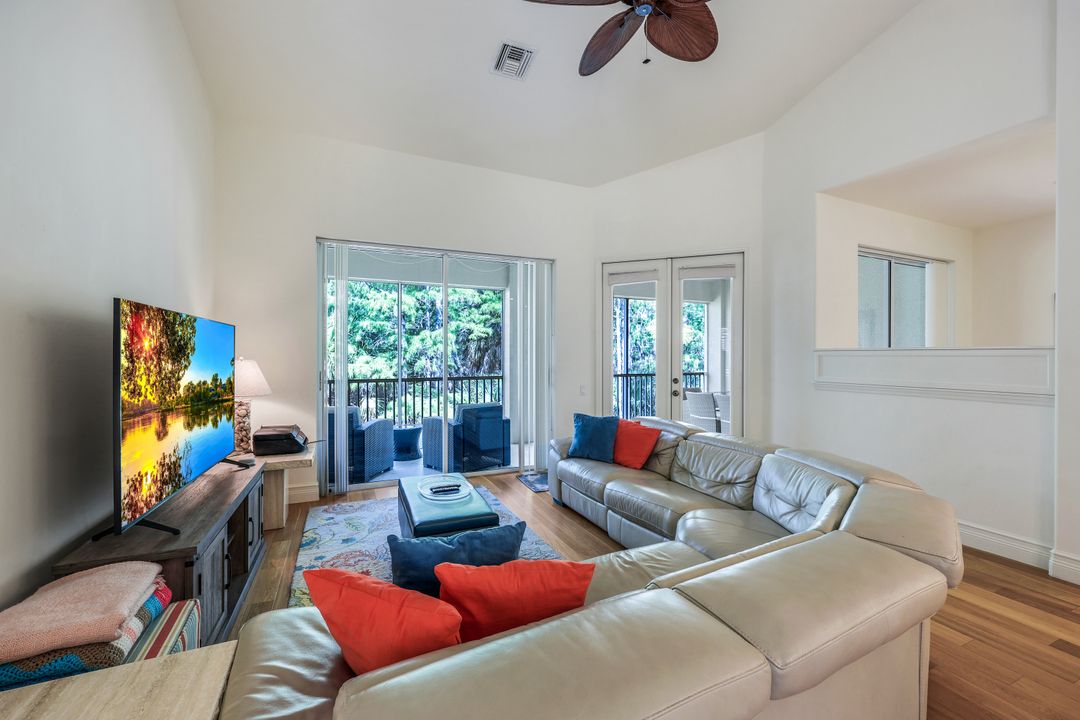 8530 Danbury Blvd #202, Naples, FL 34120