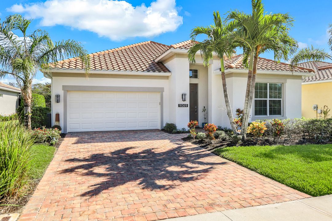 9069 Siesta Bay Dr, Naples, FL 34120