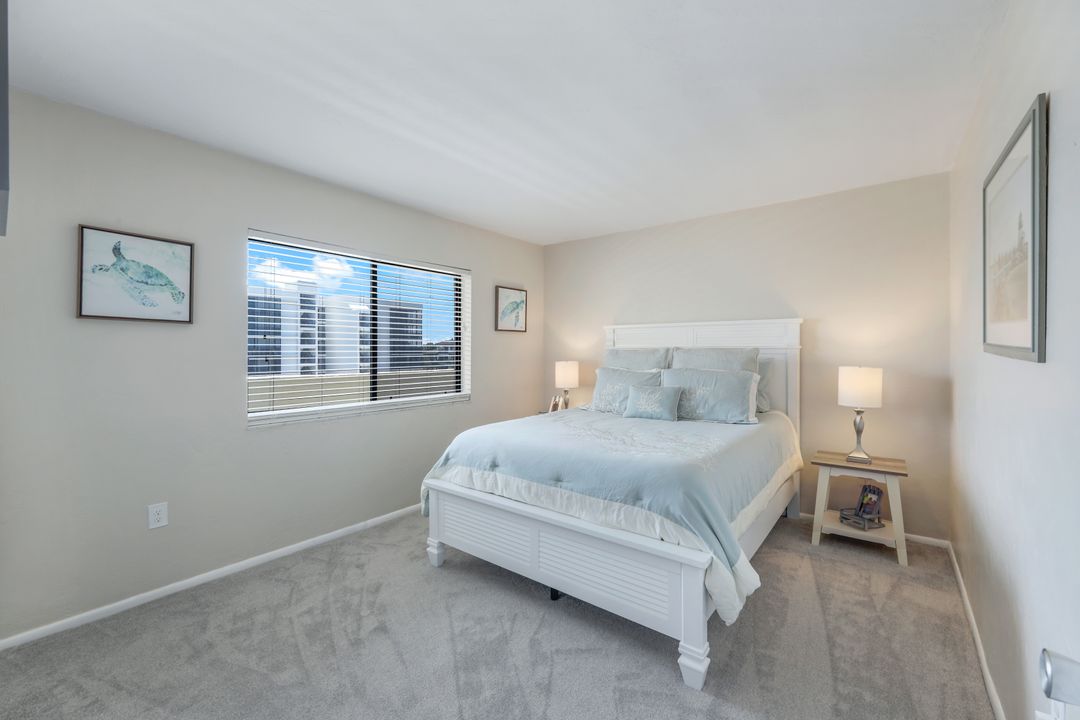 10475 Gulf Shore Dr #142, Naples, FL 34108