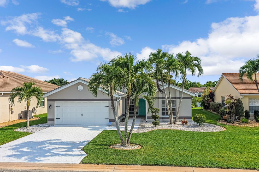 7549 Cameron Cir, Fort Myers, FL 33912