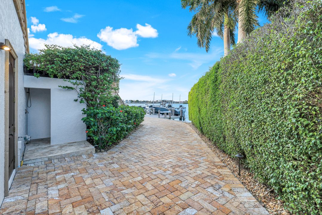 820 S Barfield Dr, Marco Island, FL 34145