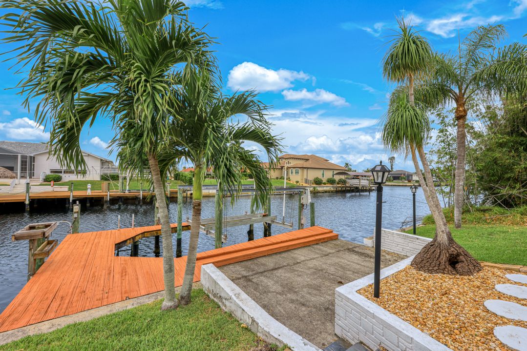 3616 SE 18th Ave, Cape Coral, FL 33904