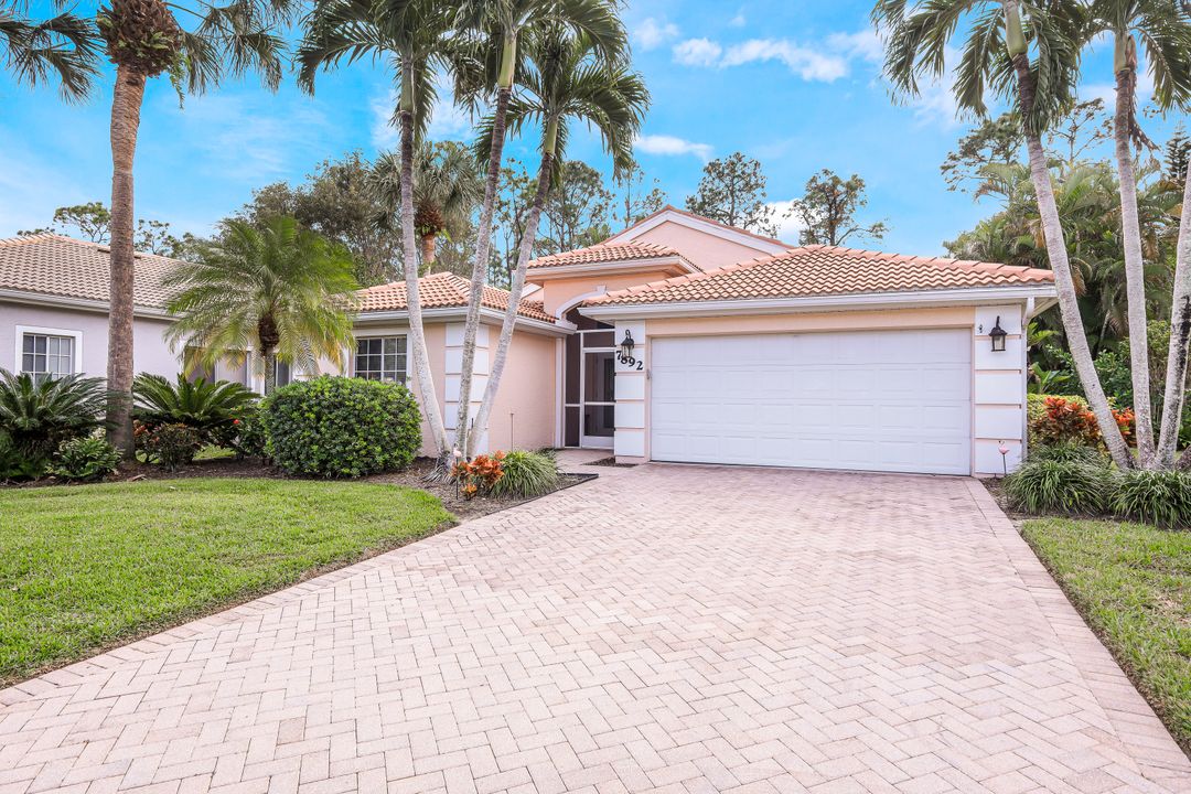 7892 Leicester Dr, Naples, FL 34104