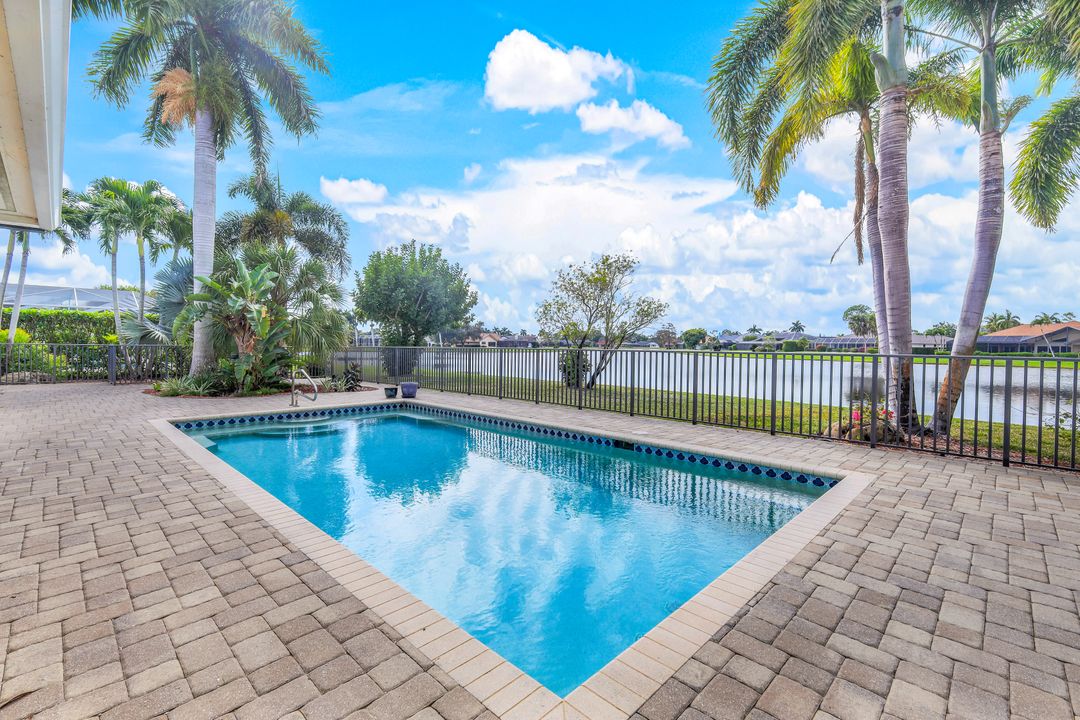 2500 Kings Lake Blvd, Naples, FL 34112