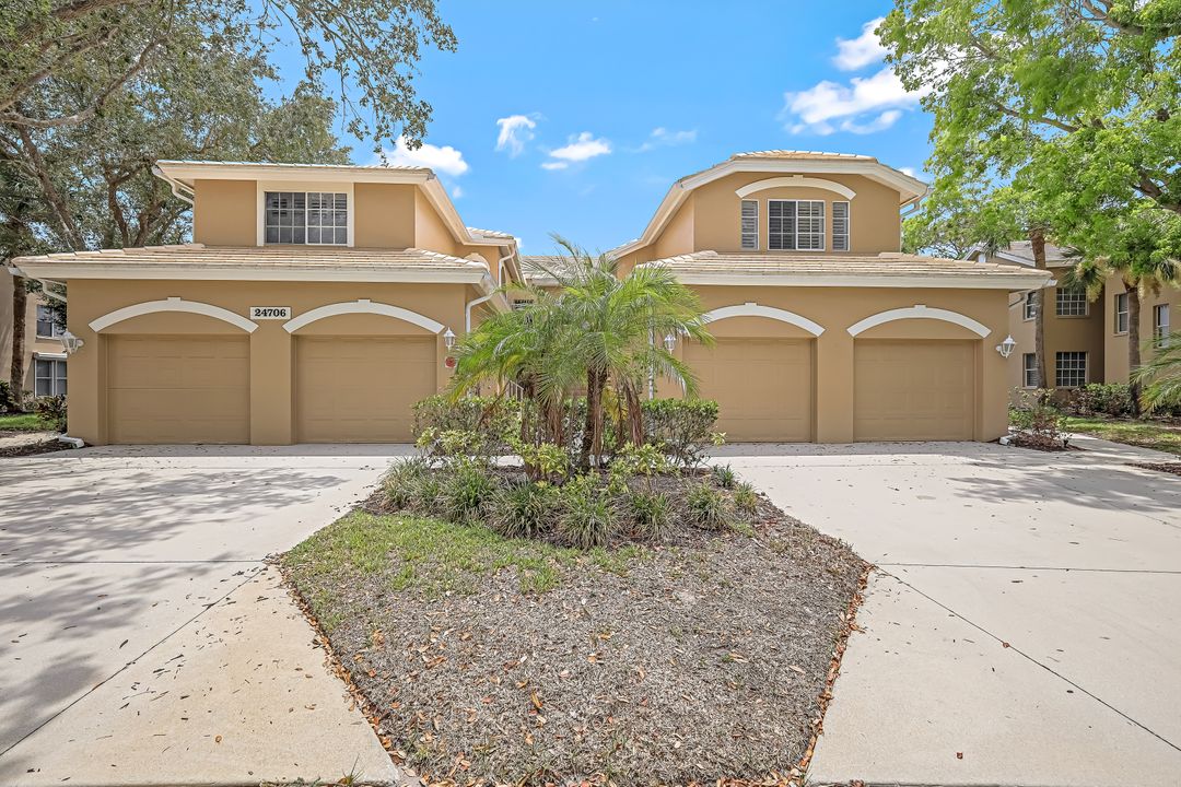 24706 Lakemont Cove Ln #202, Bonita Springs, FL 34134