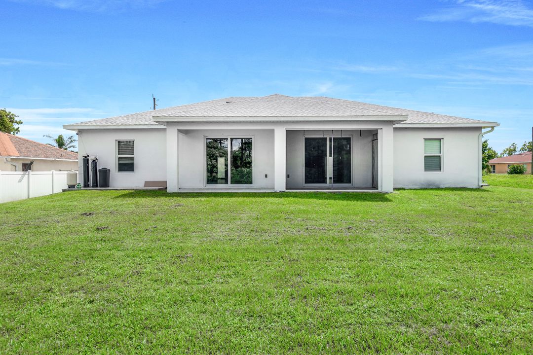 4628 Douglas Ln, Lehigh Acres, FL 33973