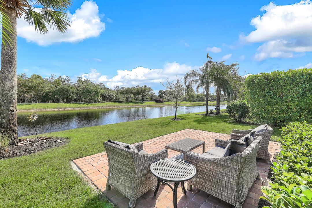 9069 Siesta Bay Dr, Naples, FL 34120