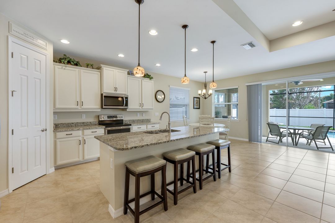 2971 Sunset Pointe Cir, Cape Coral, FL 33914