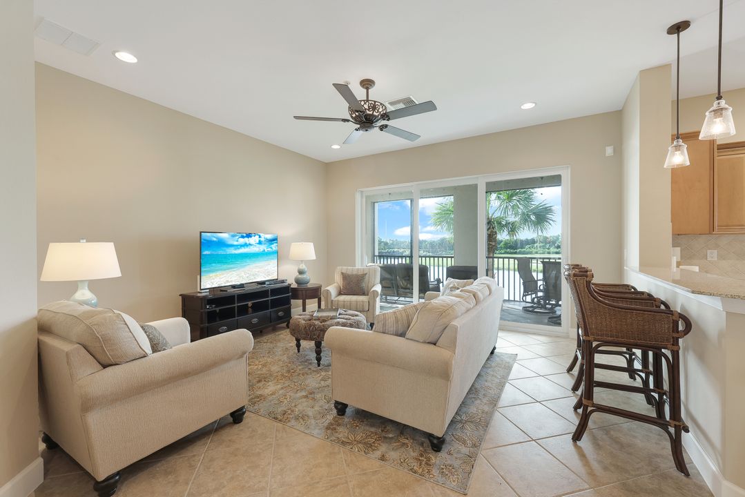 9221 Quartz Ln #202, Naples, FL 34120