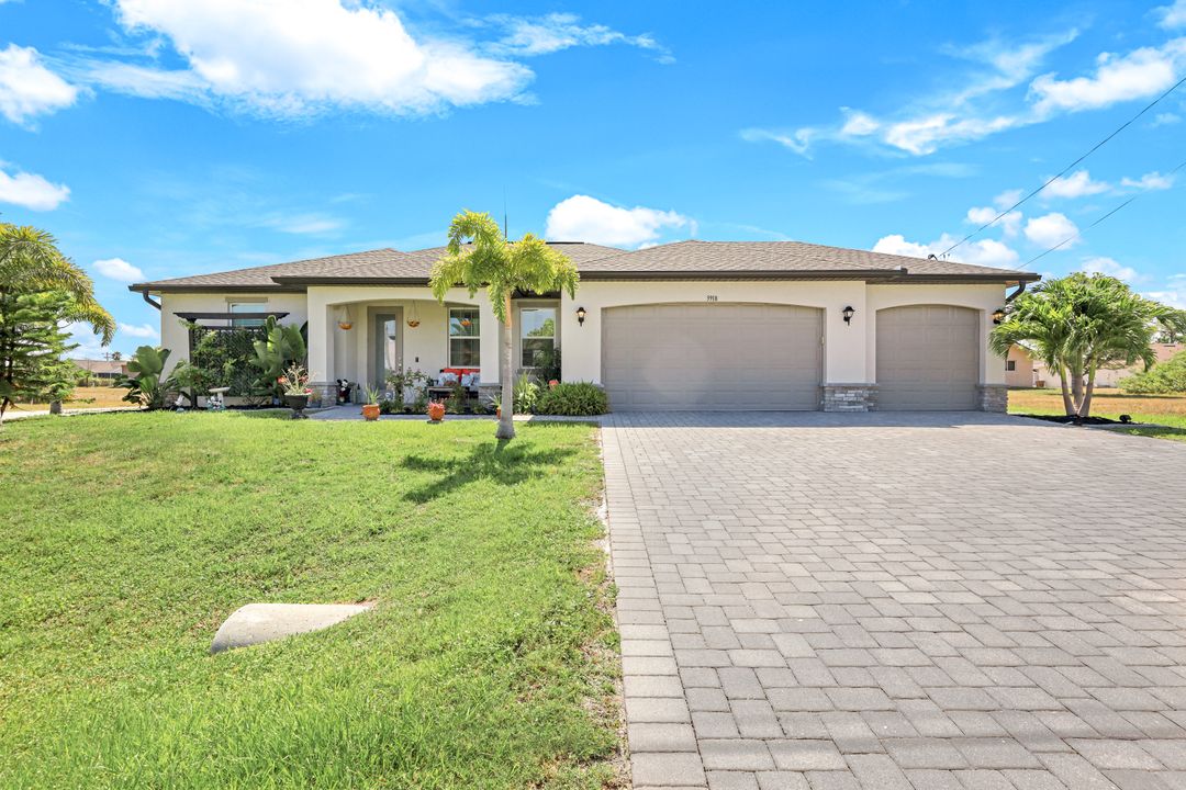 3918 SW 14th Pl, Cape Coral, FL 33914