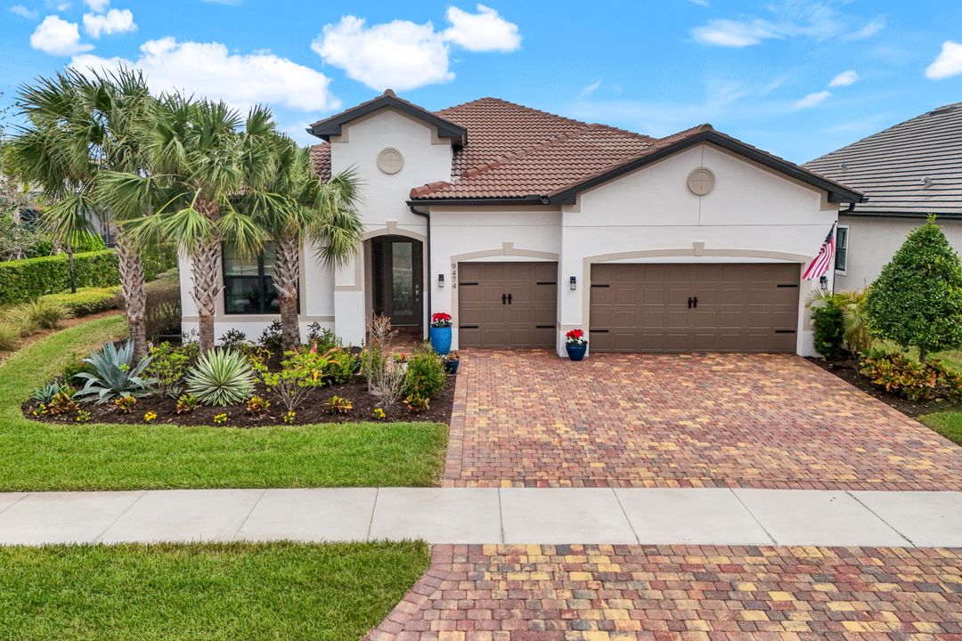 9474 Night Heron Ln, Naples, FL 34120