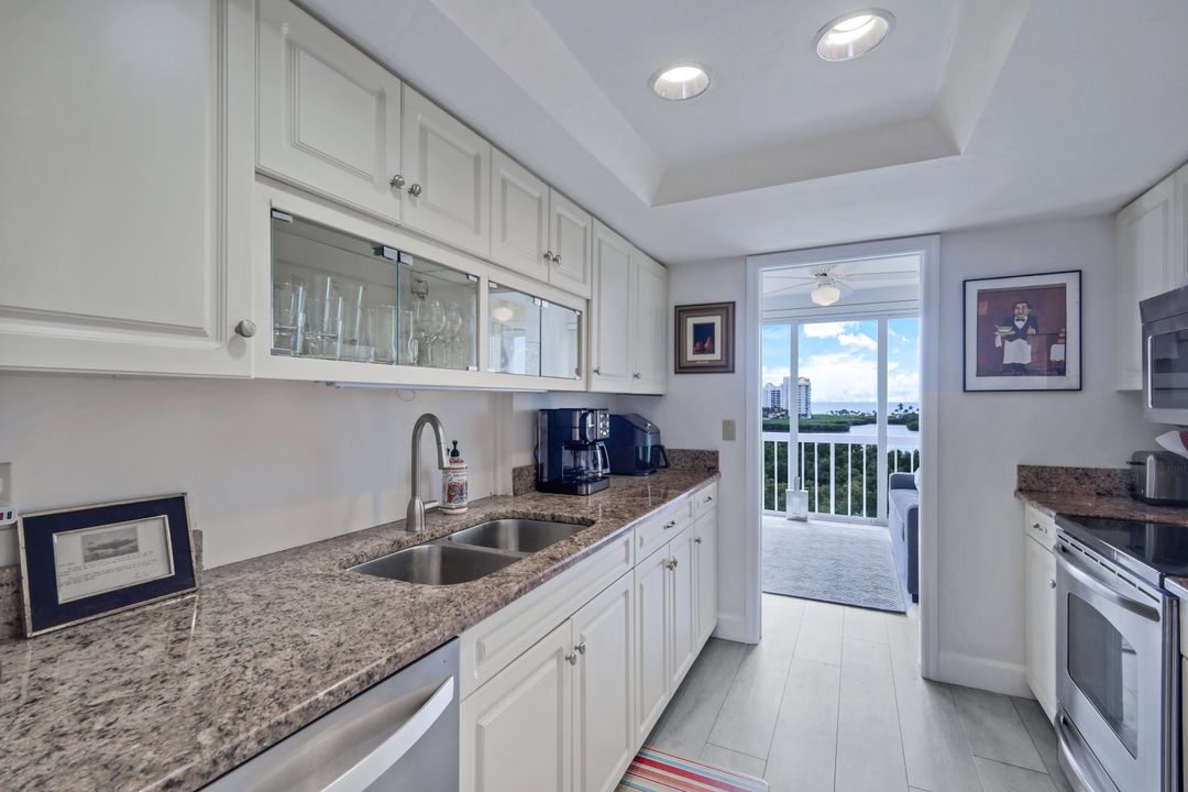 5501 Heron Point Dr #601, Naples, FL 34108