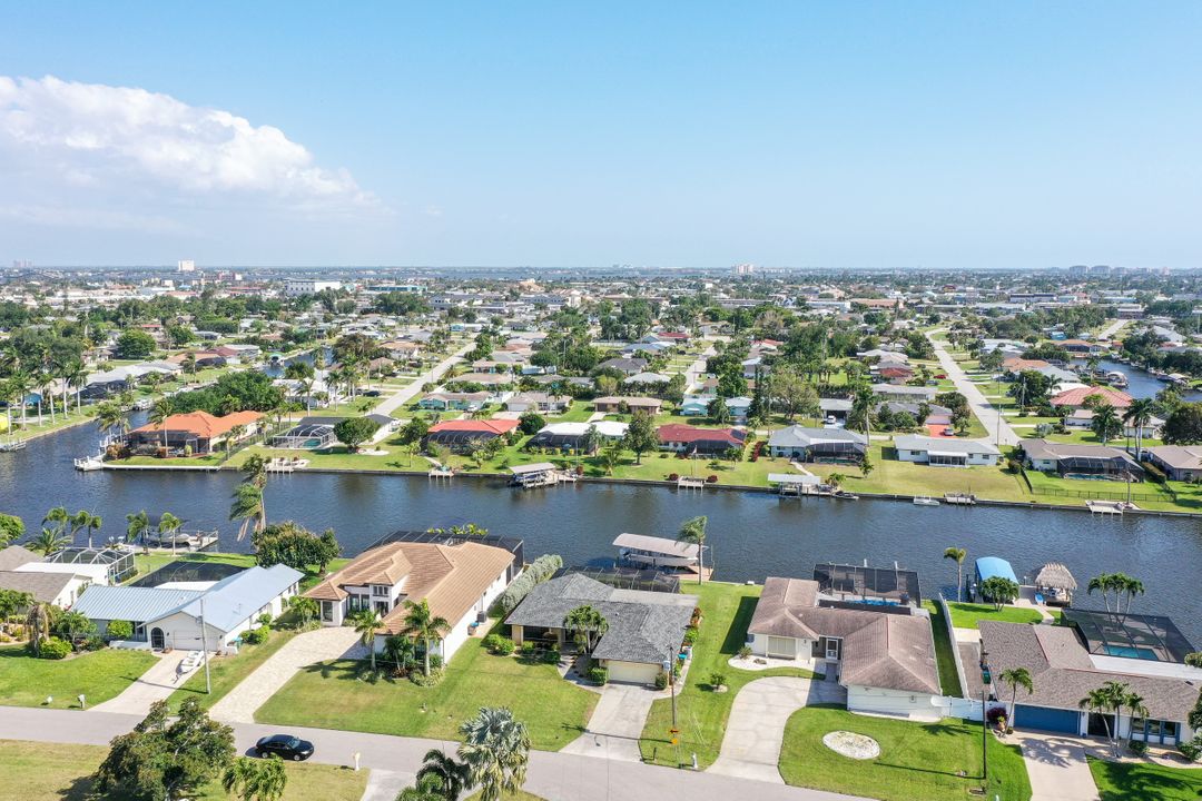 1010 SE 43rd St, Cape Coral, FL 33904