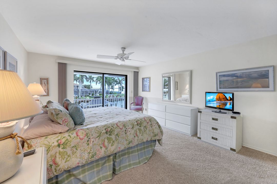 1041 S Barfield Dr, Marco Island, FL 34145