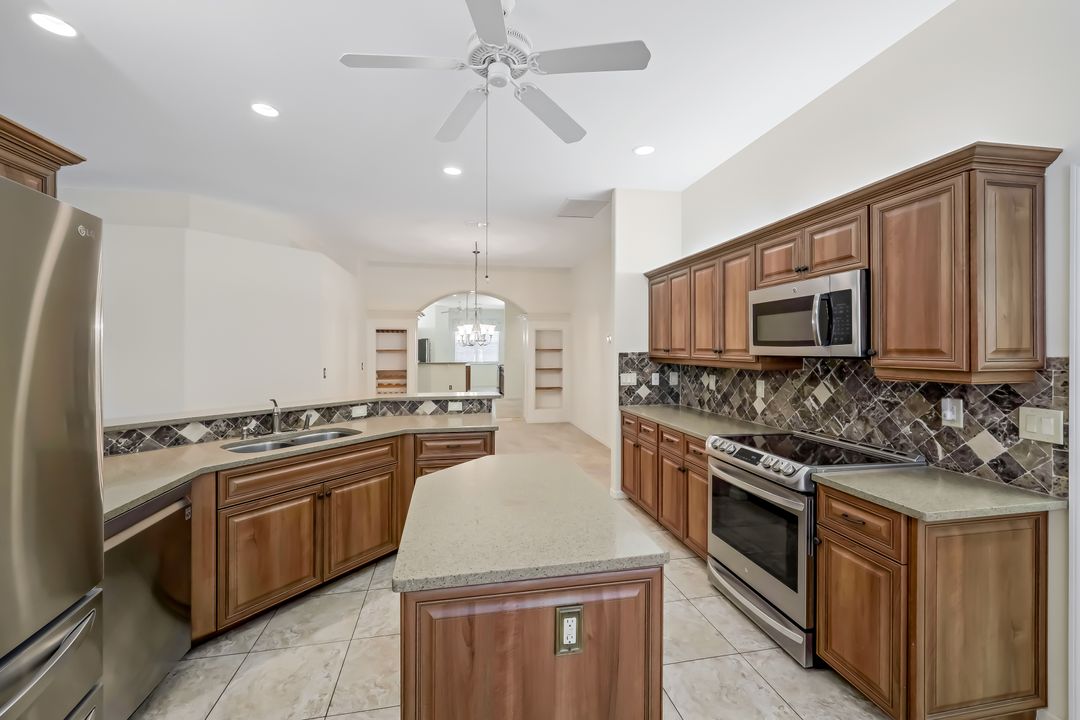 12667 Fox Ridge Dr, Bonita Springs, FL 34135