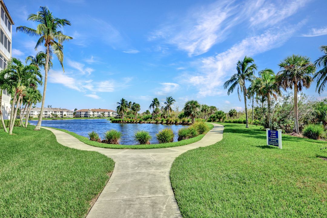 9131 Southmont Cove  #302, Fort Myers, FL 33908