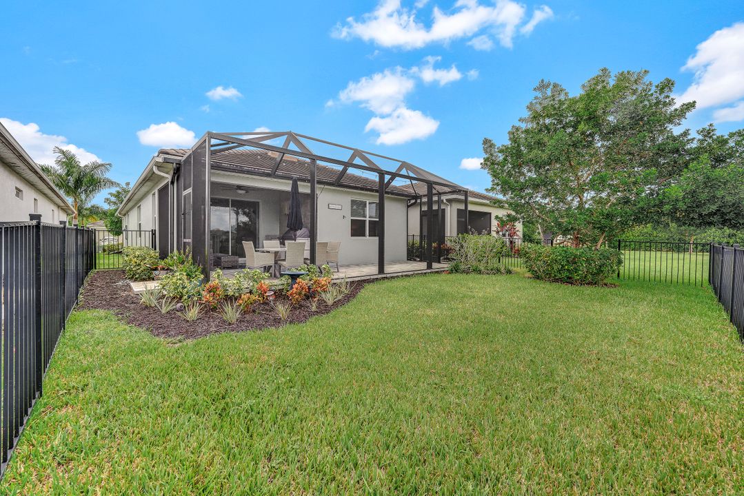 28390 Captiva Shell Lp, Bonita Springs, FL 34135