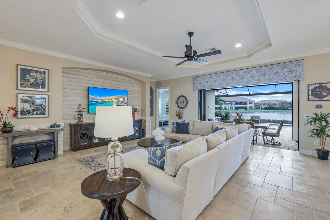 9484 Livorno Ct, Naples, FL 34119