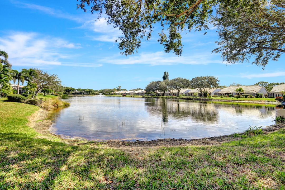 602 Captn Kate Ct, Naples, FL 34110