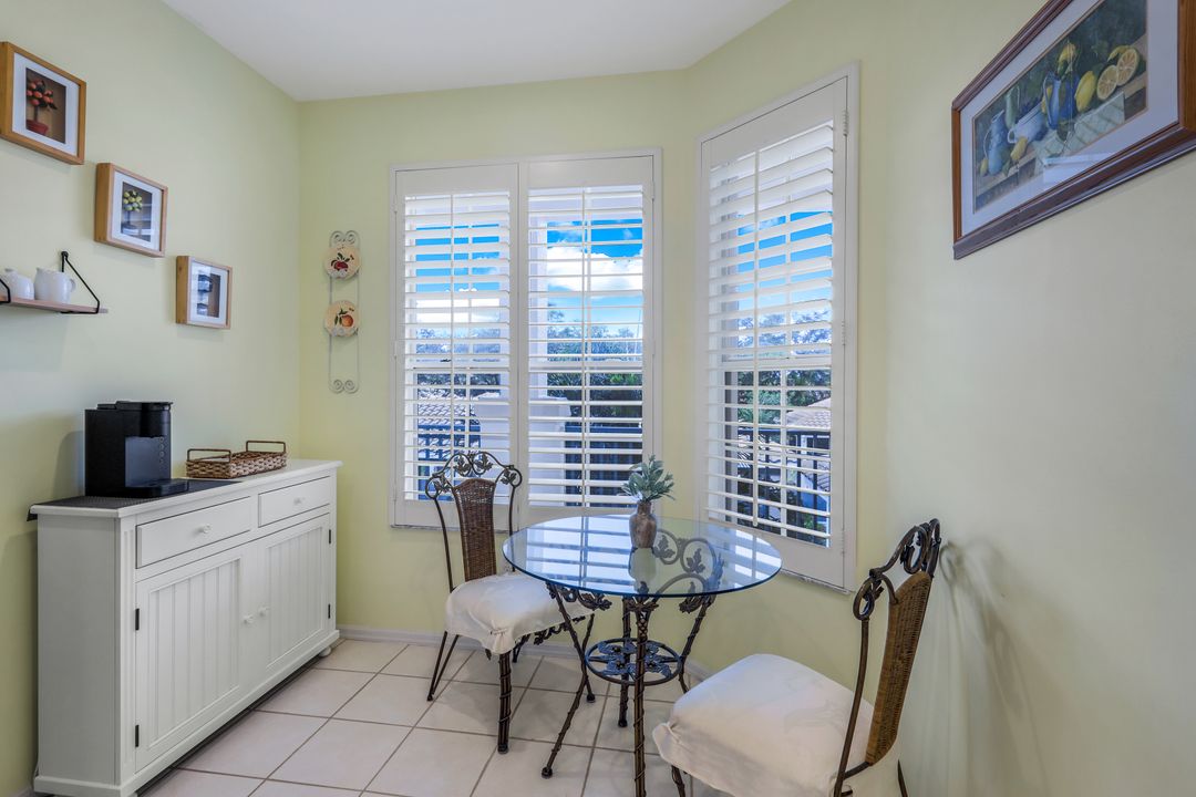 8253 Parkstone Pl #205, Naples, FL 34120