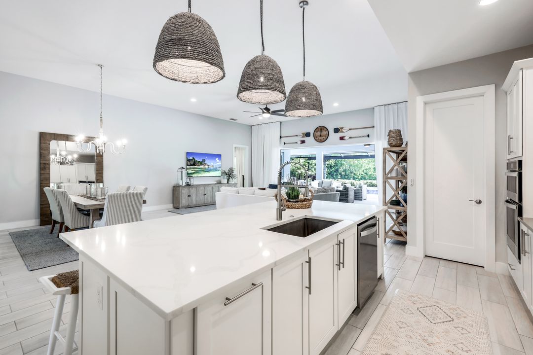 3227 Cotuit Ln, Naples, FL 34114