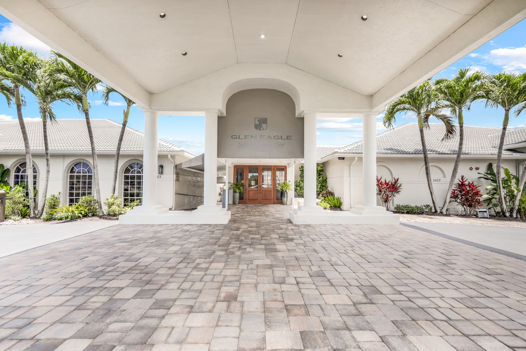 5576 Lago Villaggio Way, Naples, FL 34104