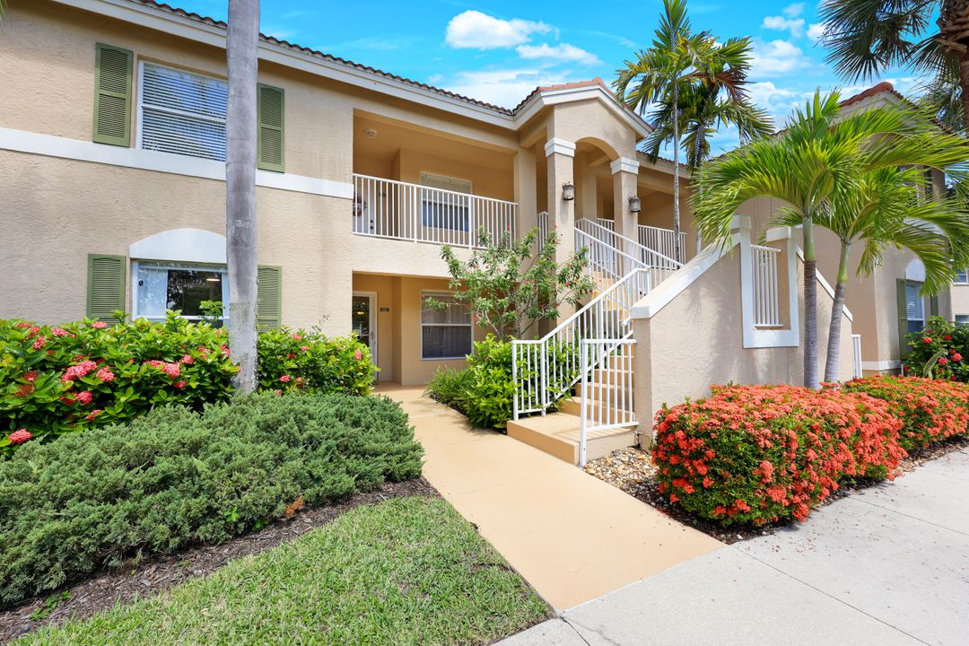 6320 Huntington Lakes Cir #103, Naples, FL 34119