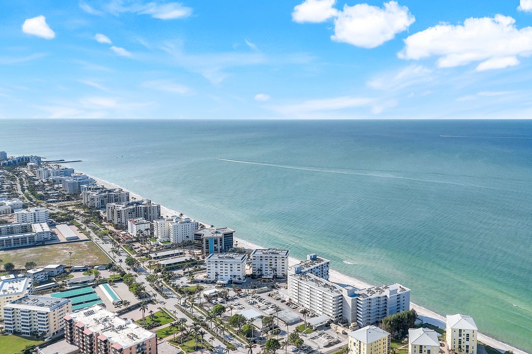 3443 Gulf Shore Blvd N #511, Naples, FL 34103